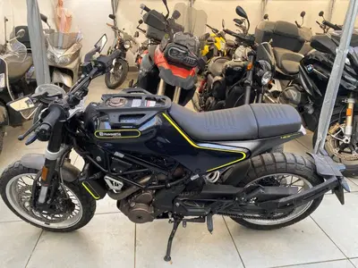 Husqvarna Svartpilen 401 (2018 - 19) usata