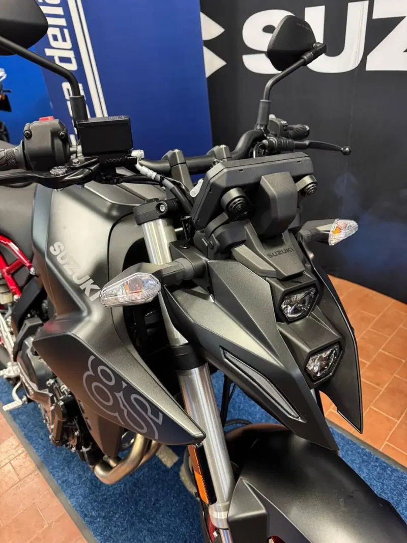 Suzuki GSX-8S (2025 - 26) (5)
