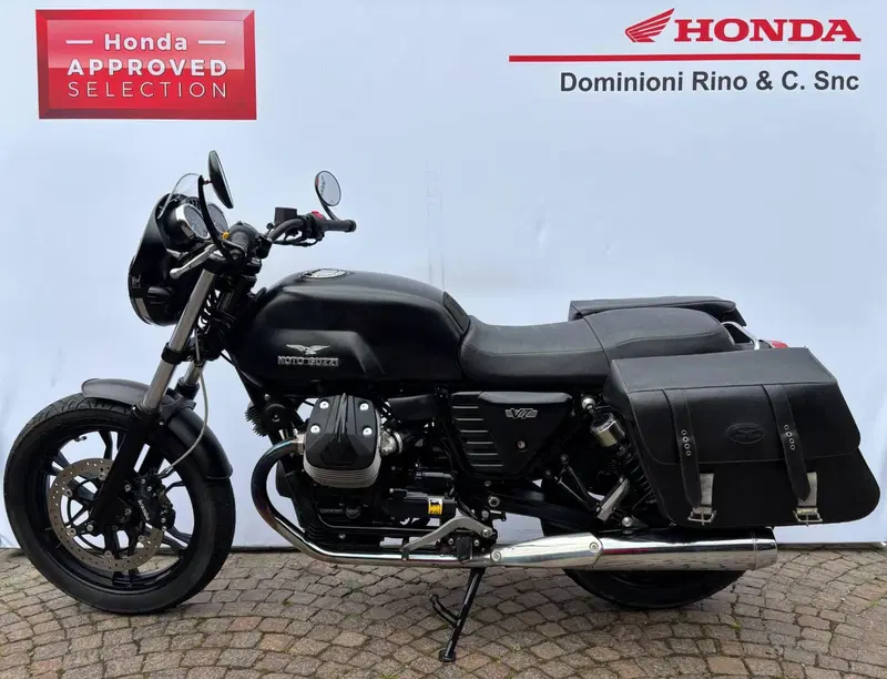 Moto Guzzi V7 Stone (2012 - 15) (2)