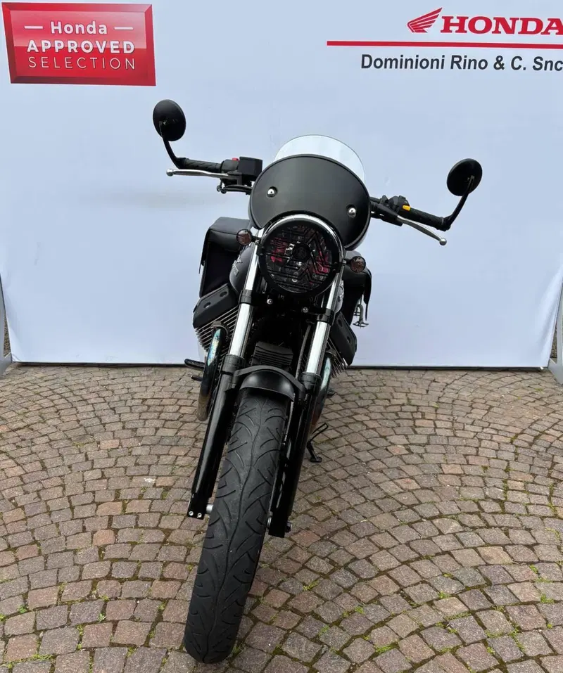 Moto Guzzi V7 Stone (2012 - 15) (4)