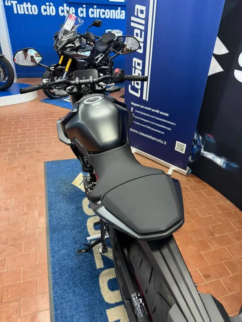 Suzuki GSX-8S (2025 - 26) (18)