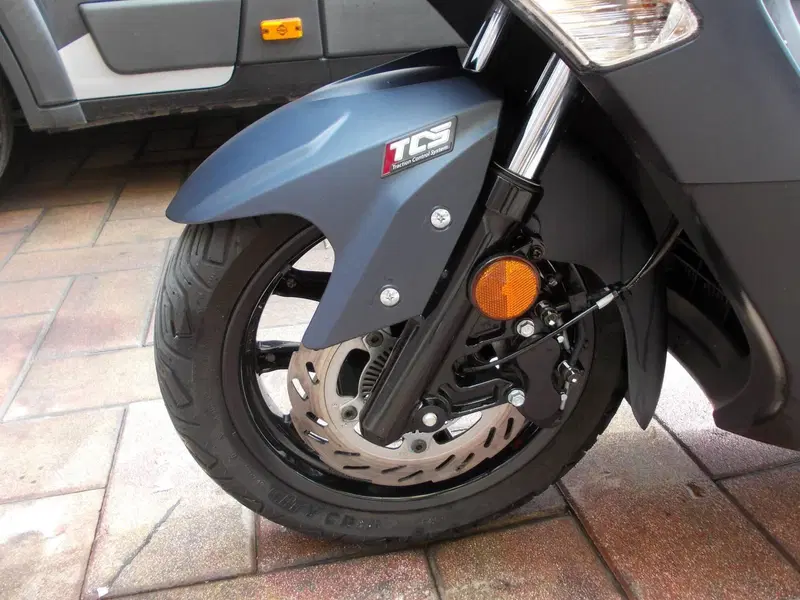 Sym Joymax 300 Z+ (2021 - 24) (2)