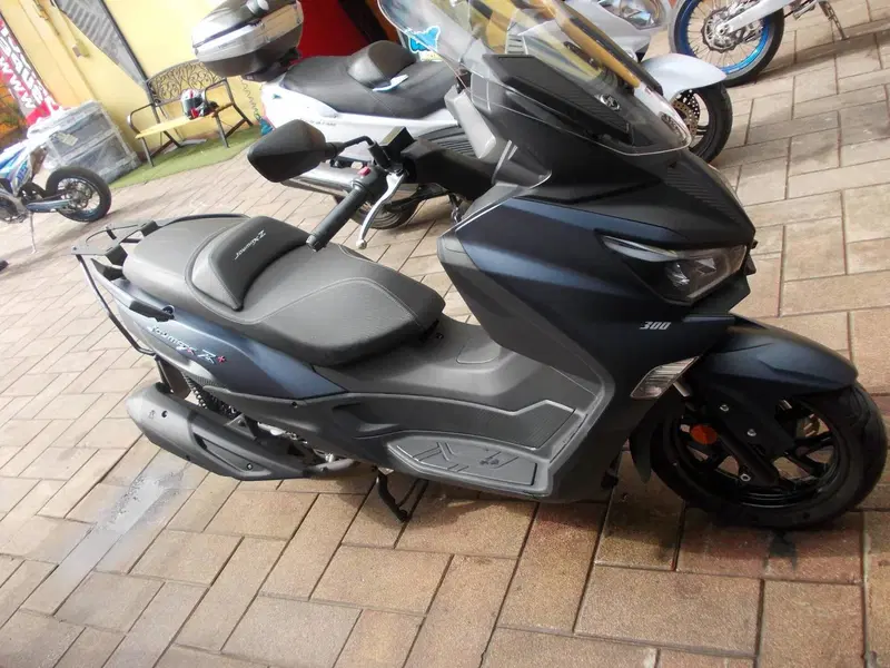 Sym Joymax 300 Z+ (2021 - 24) (4)
