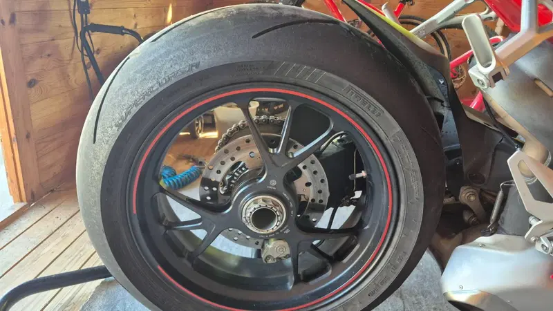 Ducati Panigale V4 S 1100 (2018 - 19) (8)