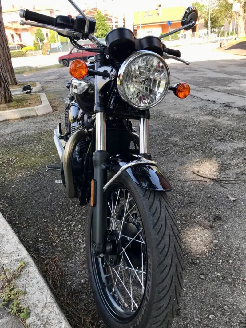 Triumph Bonneville T100 (2021 - 25) (4)