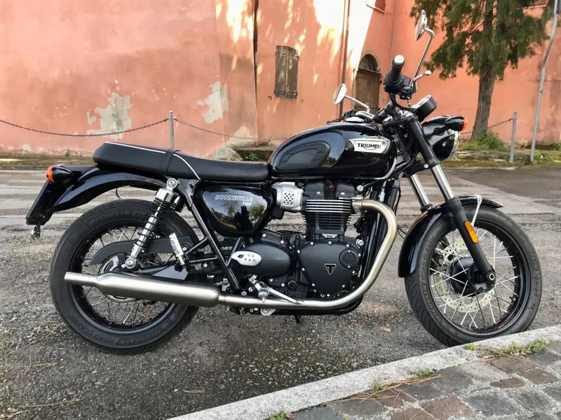 Triumph Bonneville T100 (2021 - 25) (5)