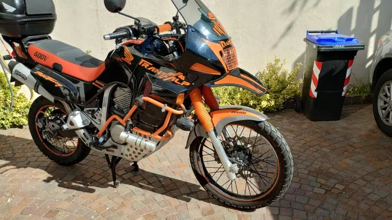 Honda Transalp XL 600V (1994 - 96) (17)