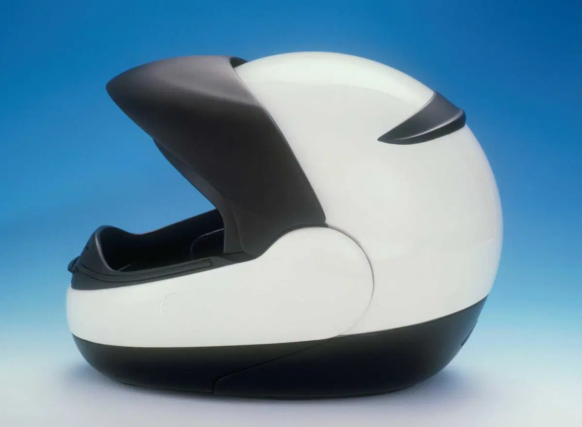 BMW Motorrad celebra i 50 anni dei suoi caschi. Tutta la storia del System step by step (9)