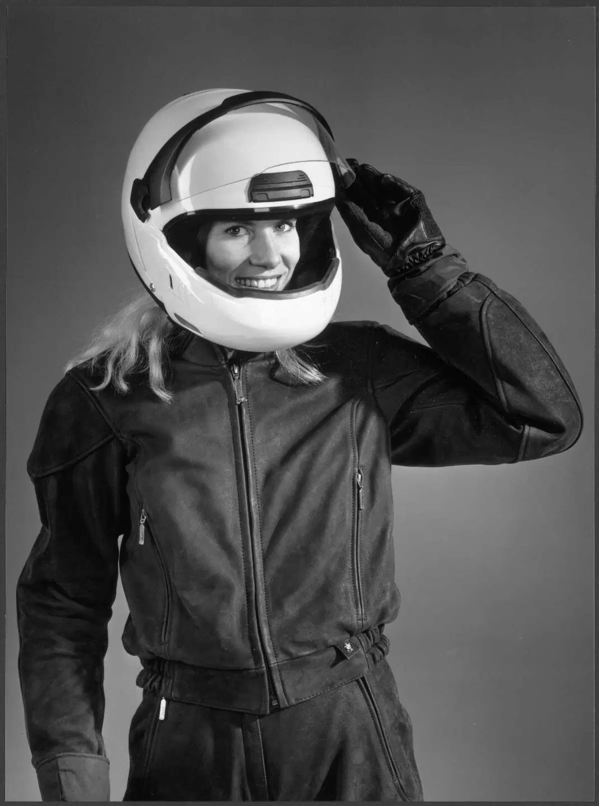 BMW Motorrad celebra i 50 anni dei suoi caschi. Tutta la storia del System step by step (10)