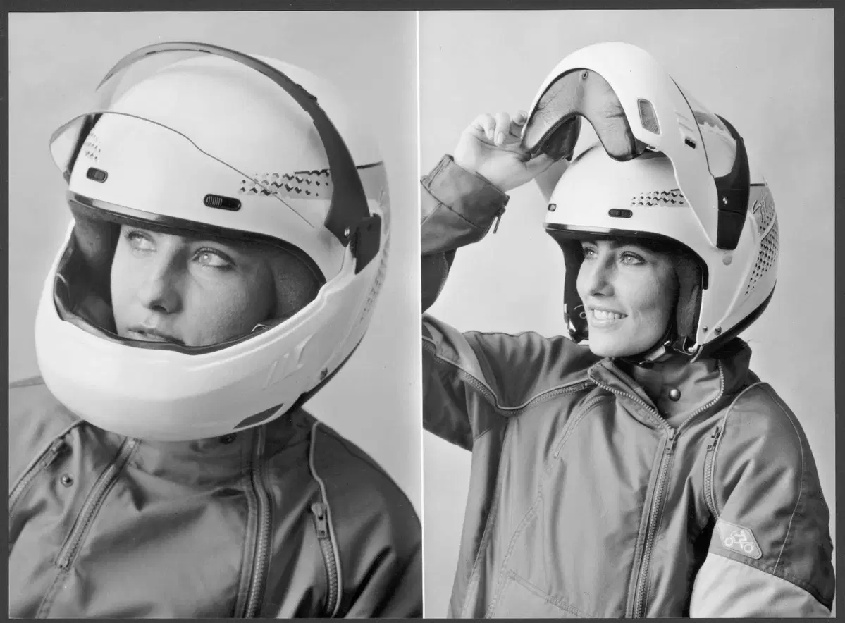 BMW Motorrad celebra i 50 anni dei suoi caschi. Tutta la storia del System step by step (6)