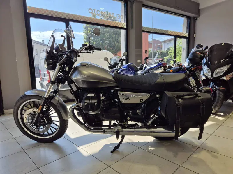 Moto Guzzi V9 Roamer (2021 - 24) (5)
