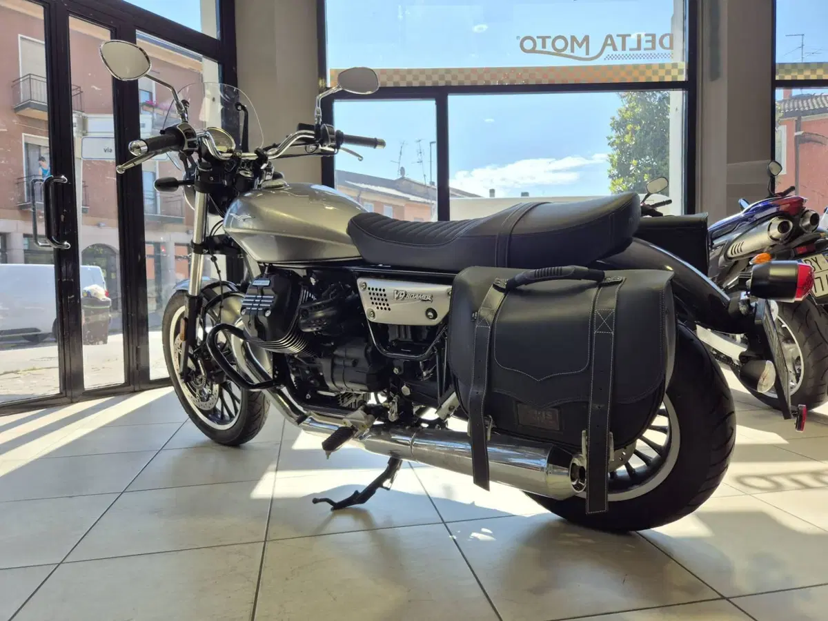 Moto Guzzi V9 Roamer (2021 - 24) (7)