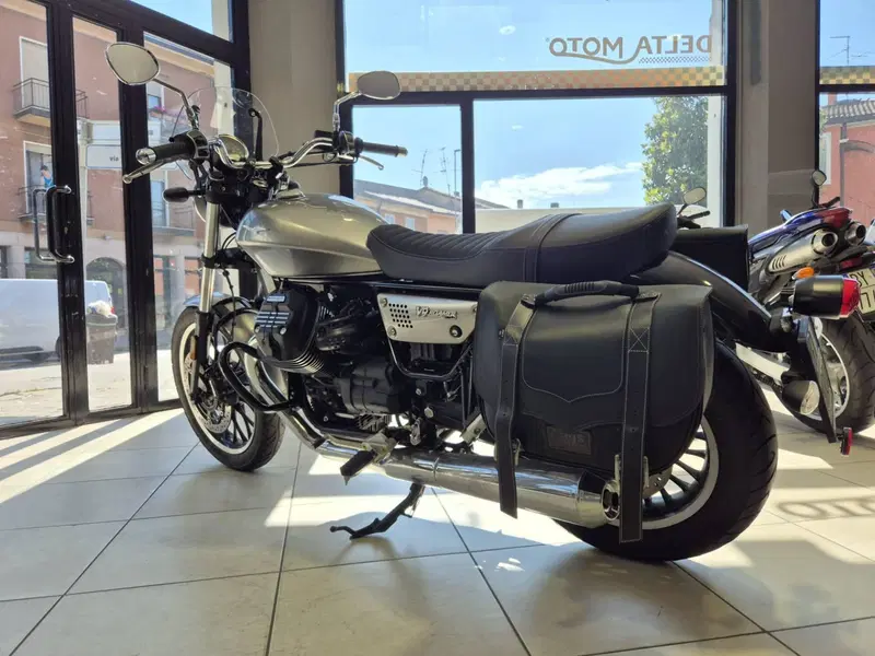 Moto Guzzi V9 Roamer (2021 - 24) (7)
