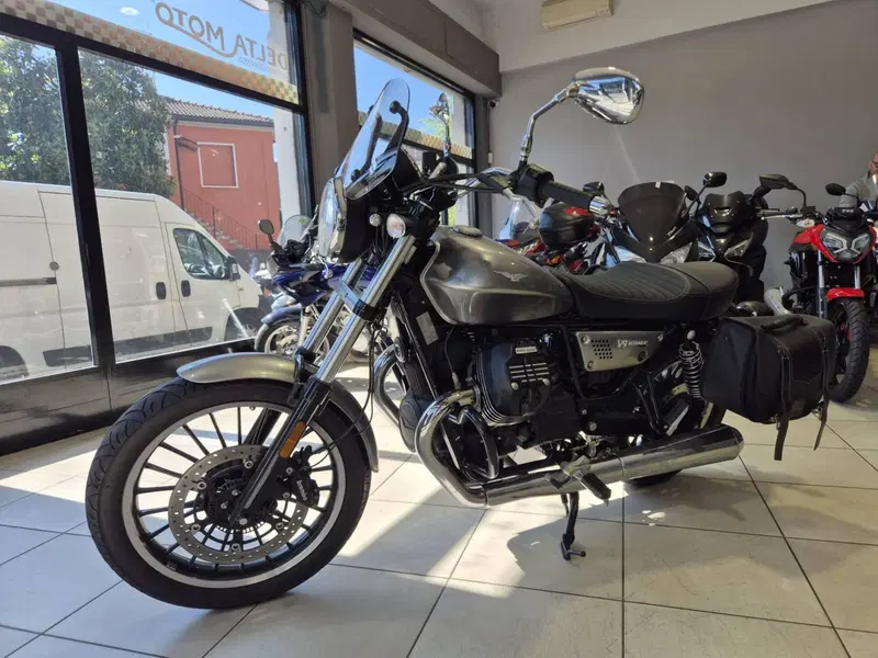 Moto Guzzi V9 Roamer (2021 - 24) (6)