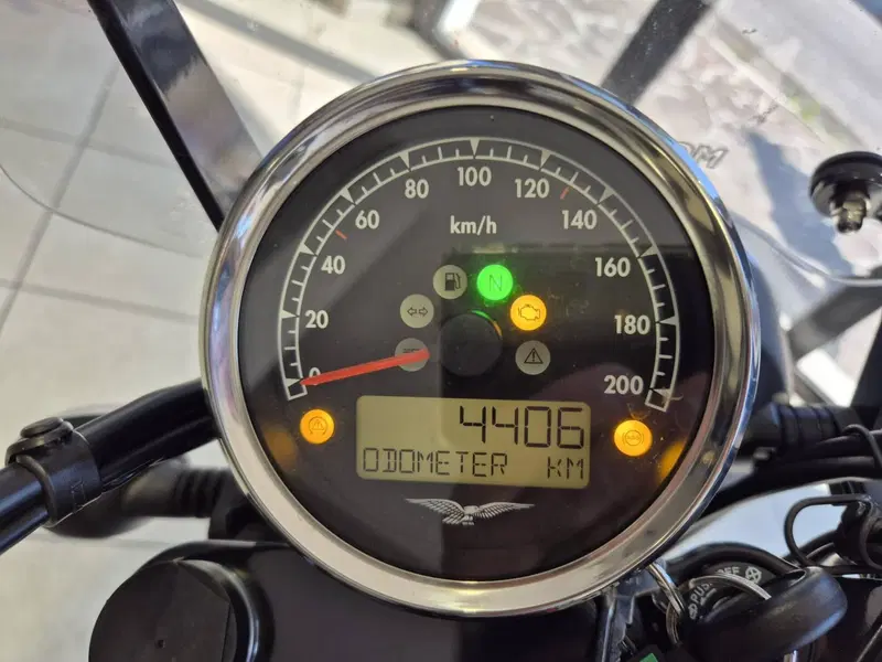 Moto Guzzi V9 Roamer (2021 - 24) (4)