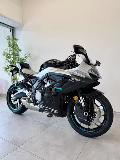 CFMOTO 675SR-R (2025 - 26) nuova