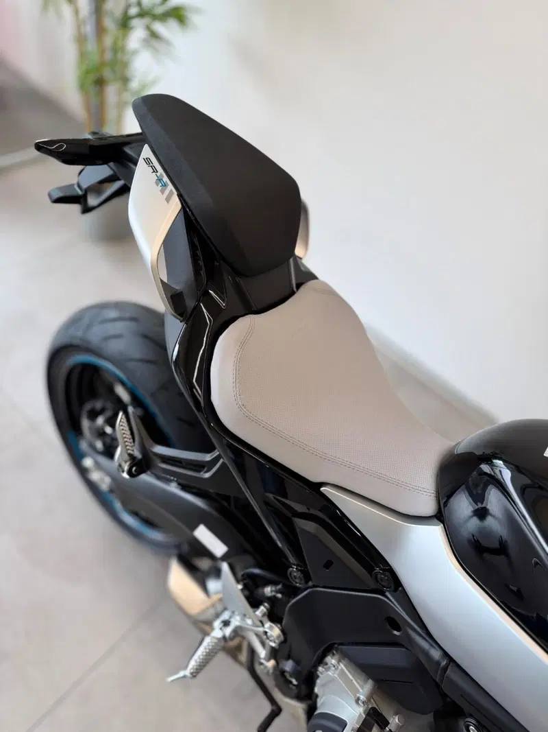 CFMOTO 675SR-R (2025 - 26) (6)