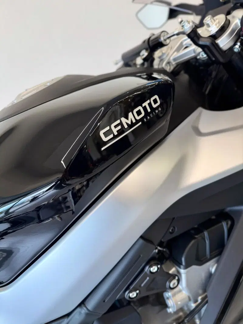 CFMOTO 675SR-R (2025 - 26) (9)
