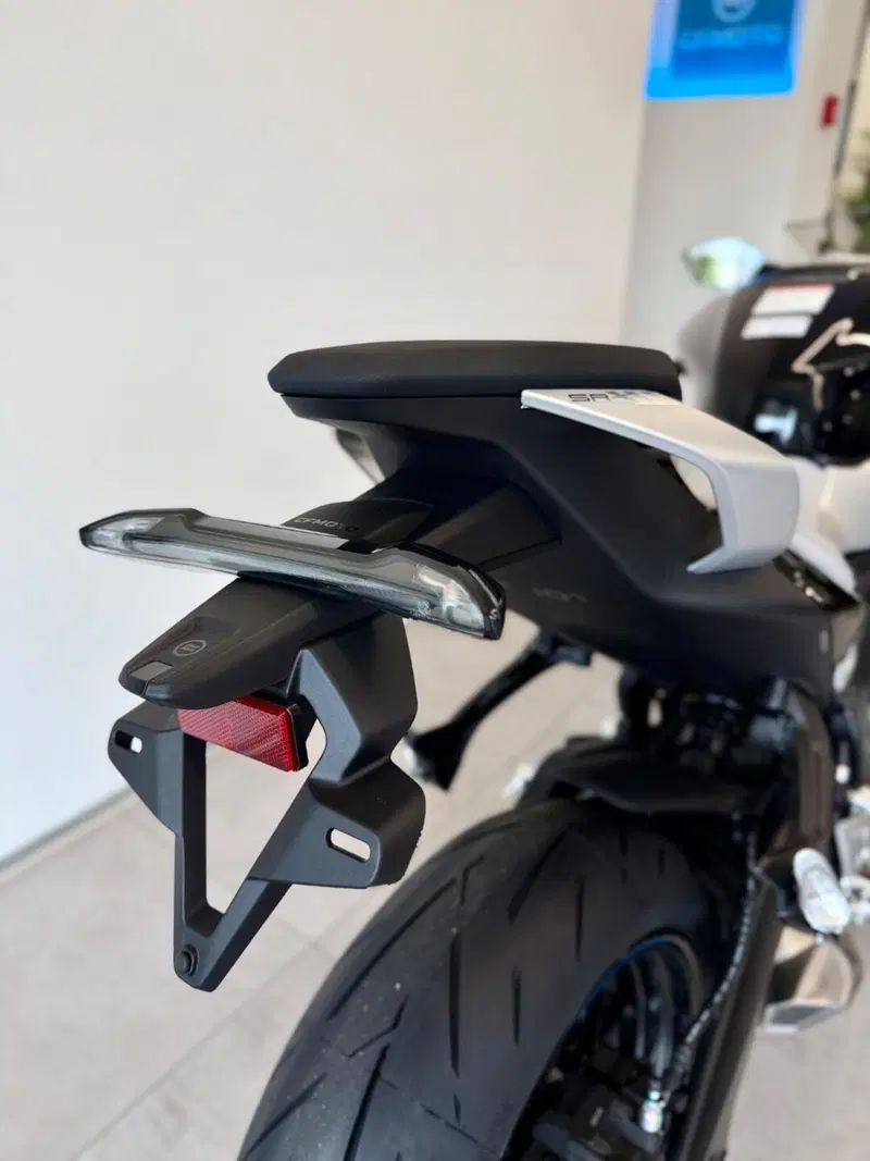 CFMOTO 675SR-R (2025 - 26) (7)