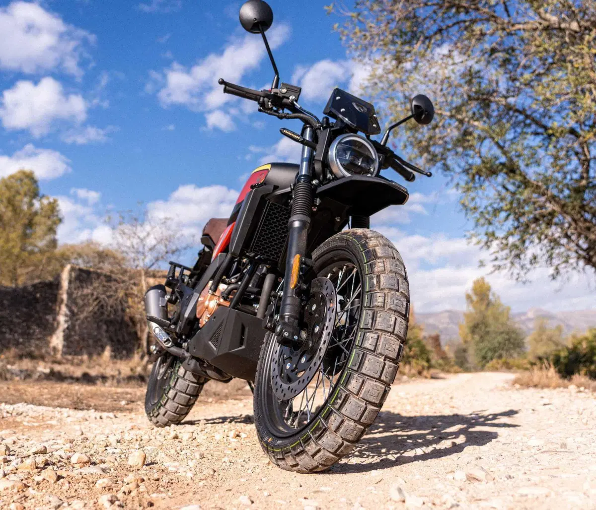 A maggio la Wottan Rebbe Scrambler 125 costa 900 euro in meno (2)
