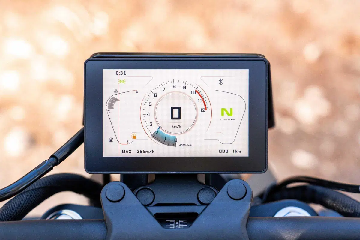 A maggio la Wottan Rebbe Scrambler 125 costa 900 euro in meno (7)