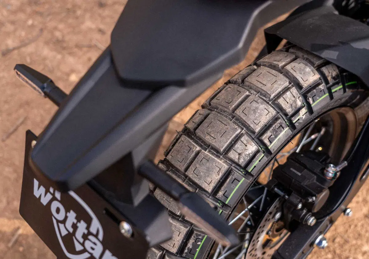 A maggio la Wottan Rebbe Scrambler 125 costa 900 euro in meno (11)
