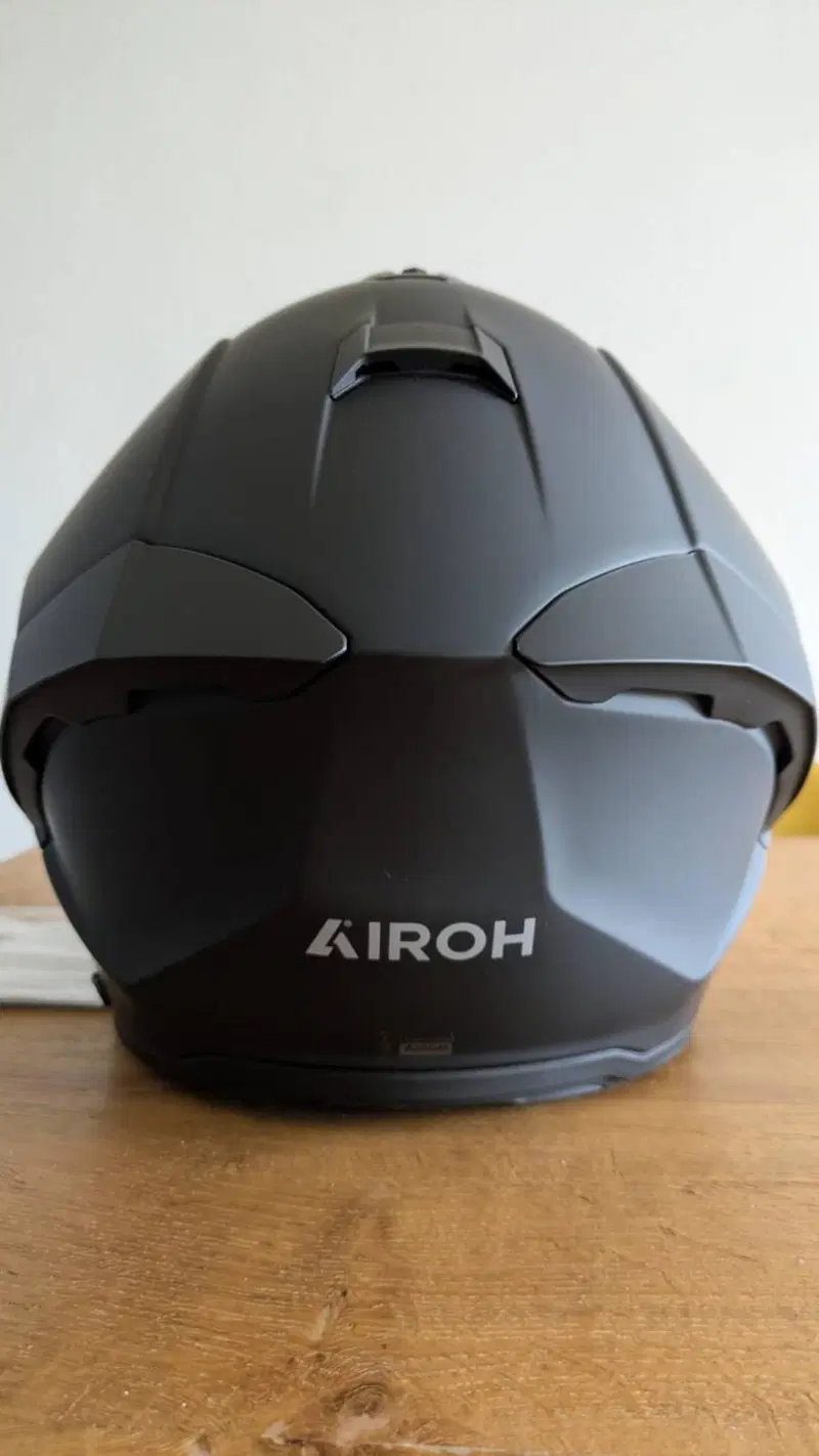 Casco AIROH (3)