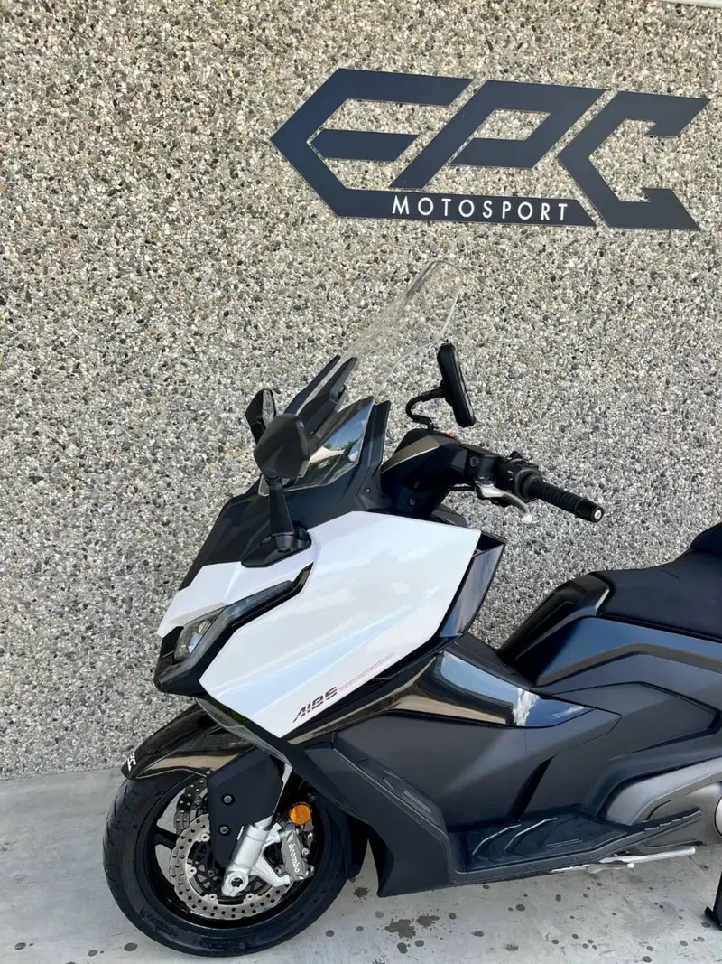 Kymco AK 575 Premium (2025 - 26) (3)