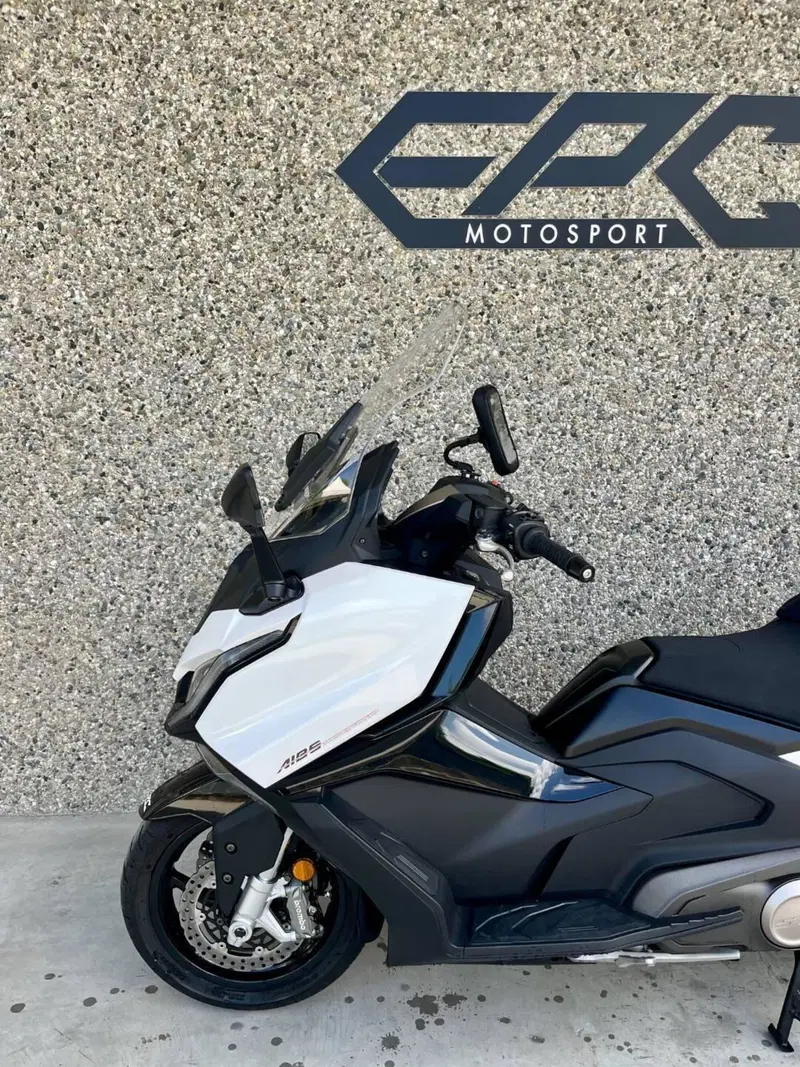 Kymco AK 575 Premium (2025 - 26) (4)