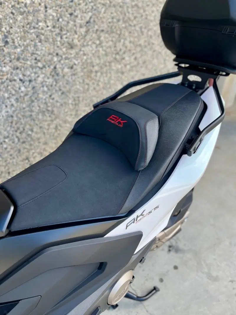 Kymco AK 575 Premium (2025 - 26) (8)