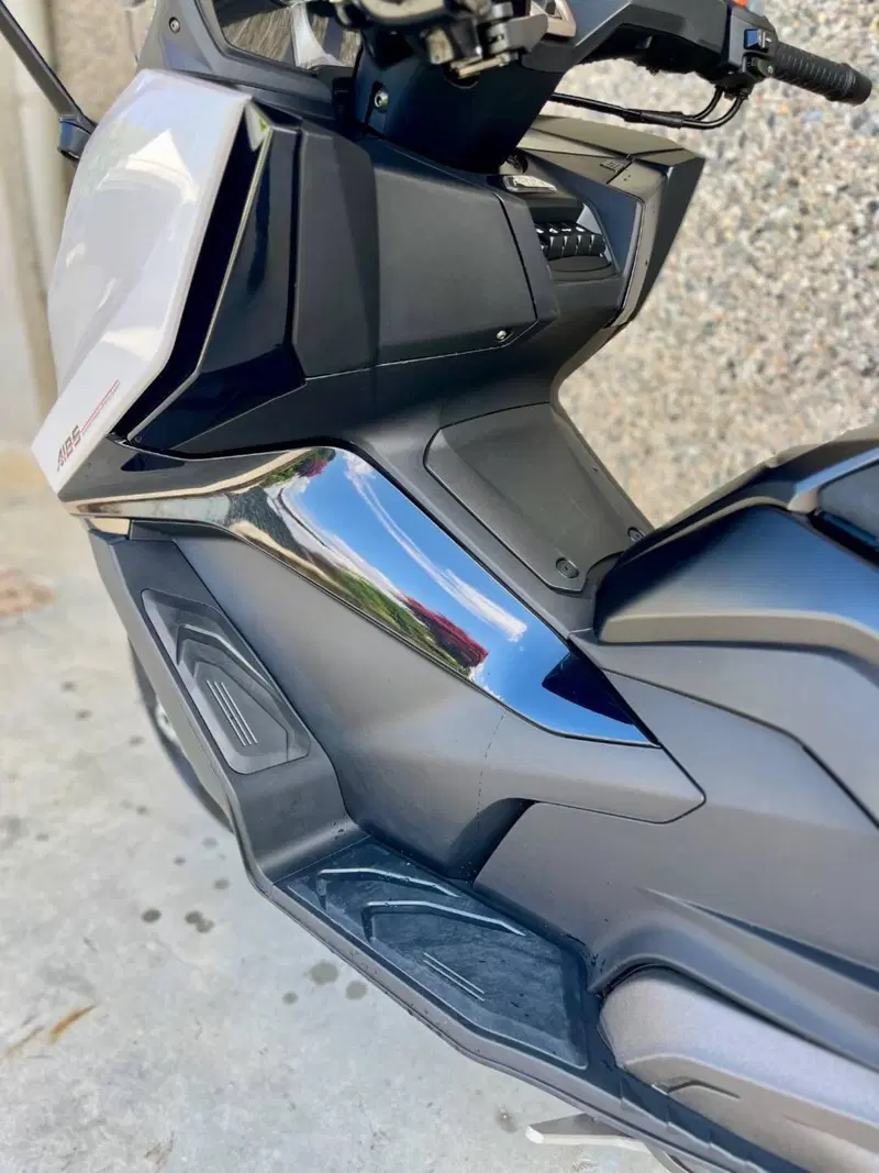 Kymco AK 575 Premium (2025 - 26) (9)