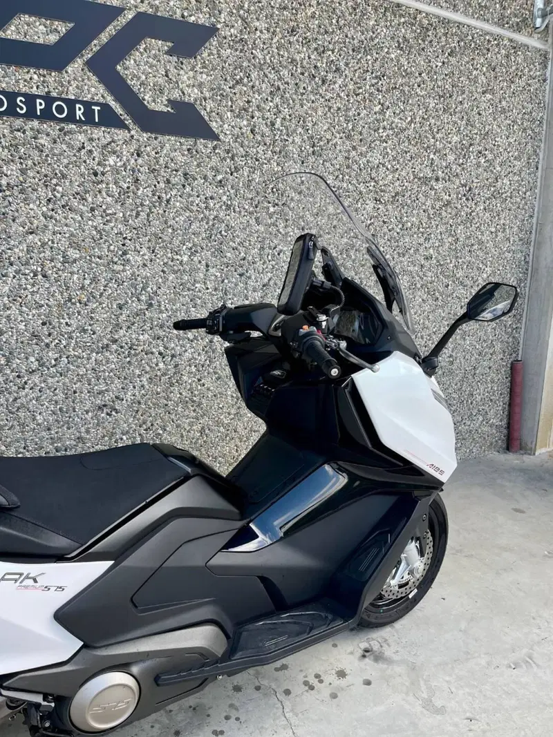 Kymco AK 575 Premium (2025 - 26) (14)