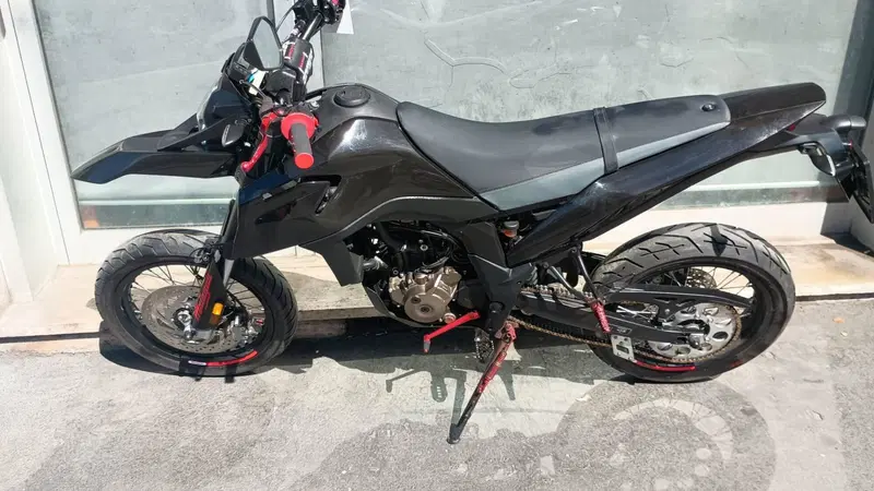 Malaguti XSM 125 (2021 - 26) (2)