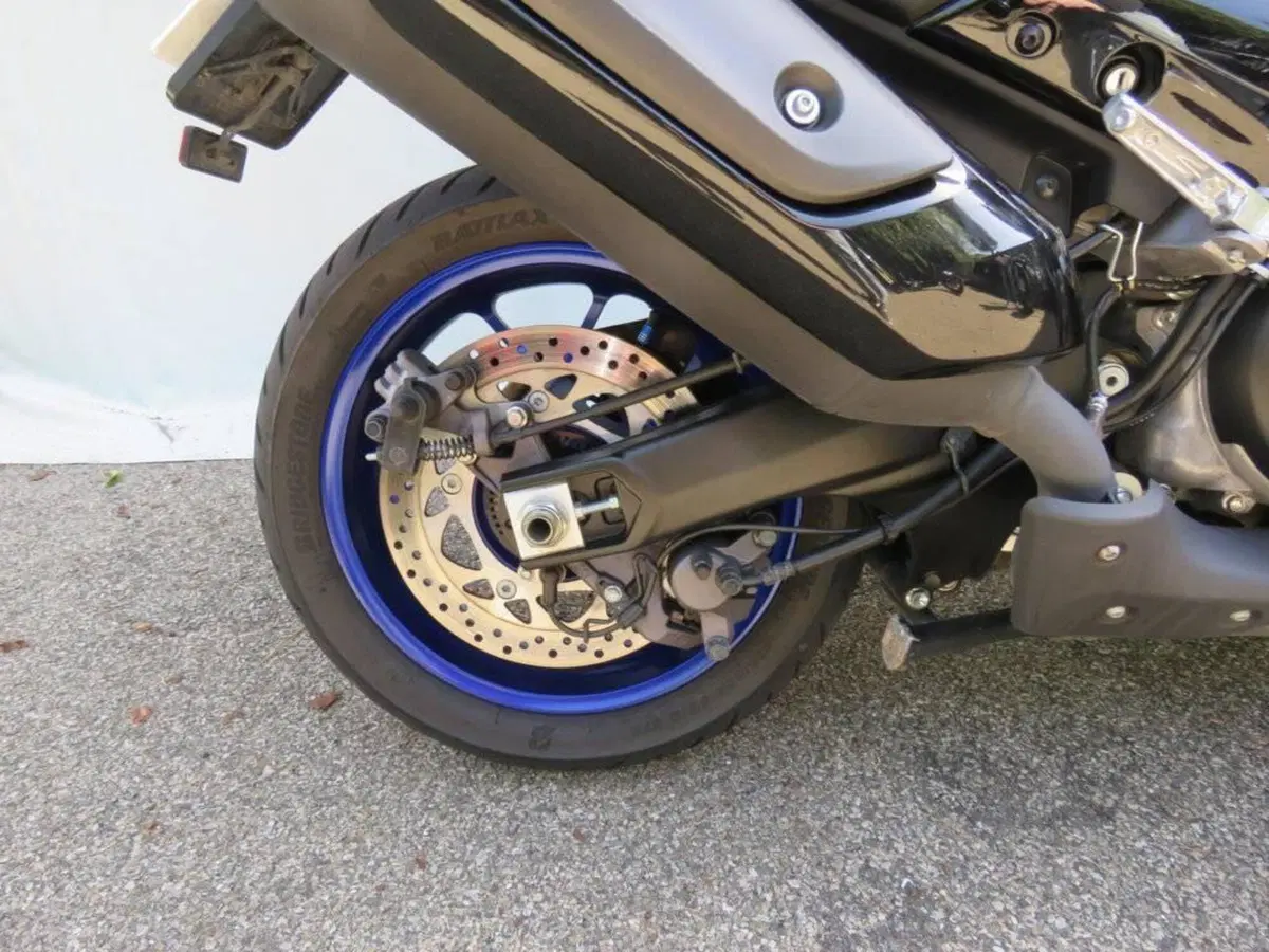 Yamaha T-Max 560 (2025 - 26) (8)