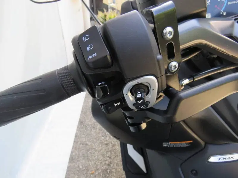 Yamaha T-Max 560 (2025 - 26) (12)