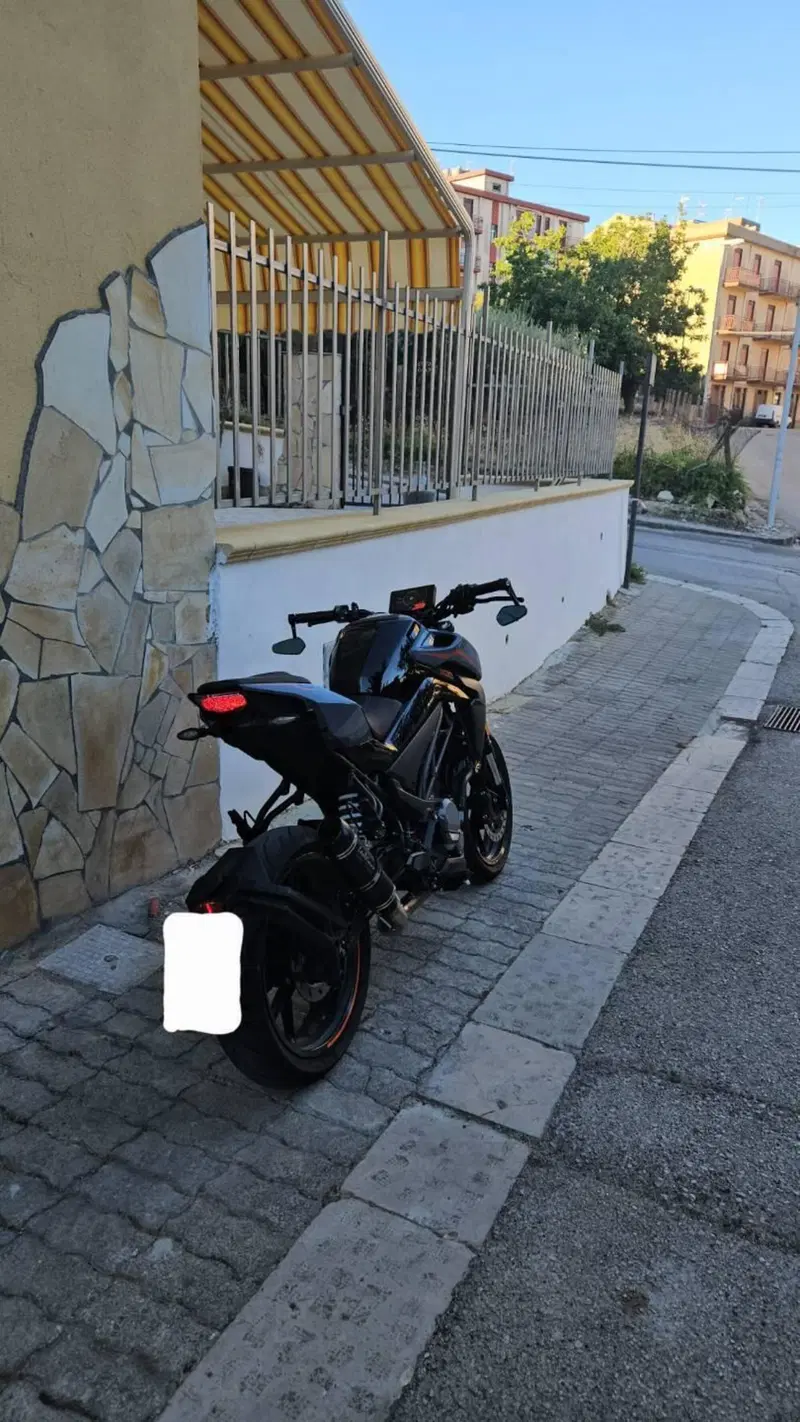 CFMOTO 300NK (2021 - 26) (4)