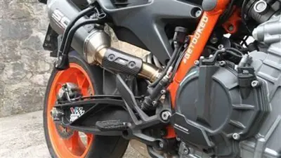 KTM 890 Duke R (2021) usata