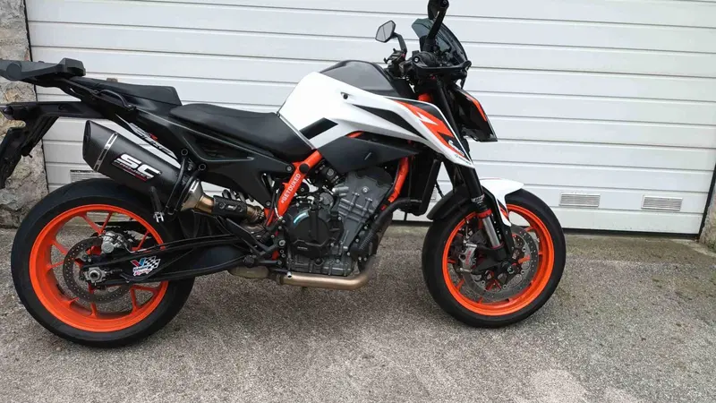 KTM 890 Duke R (2021) (4)