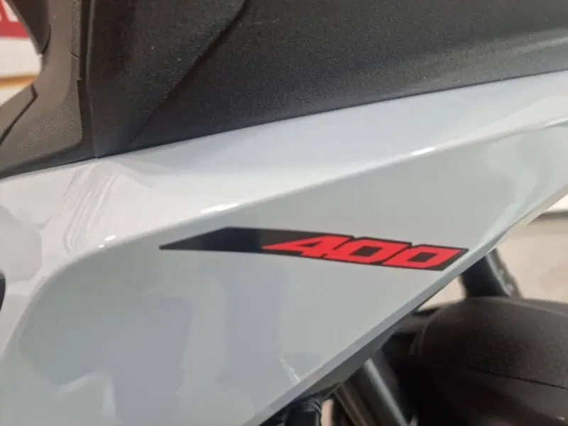Aprilia SR GT 400 (2026) (6)