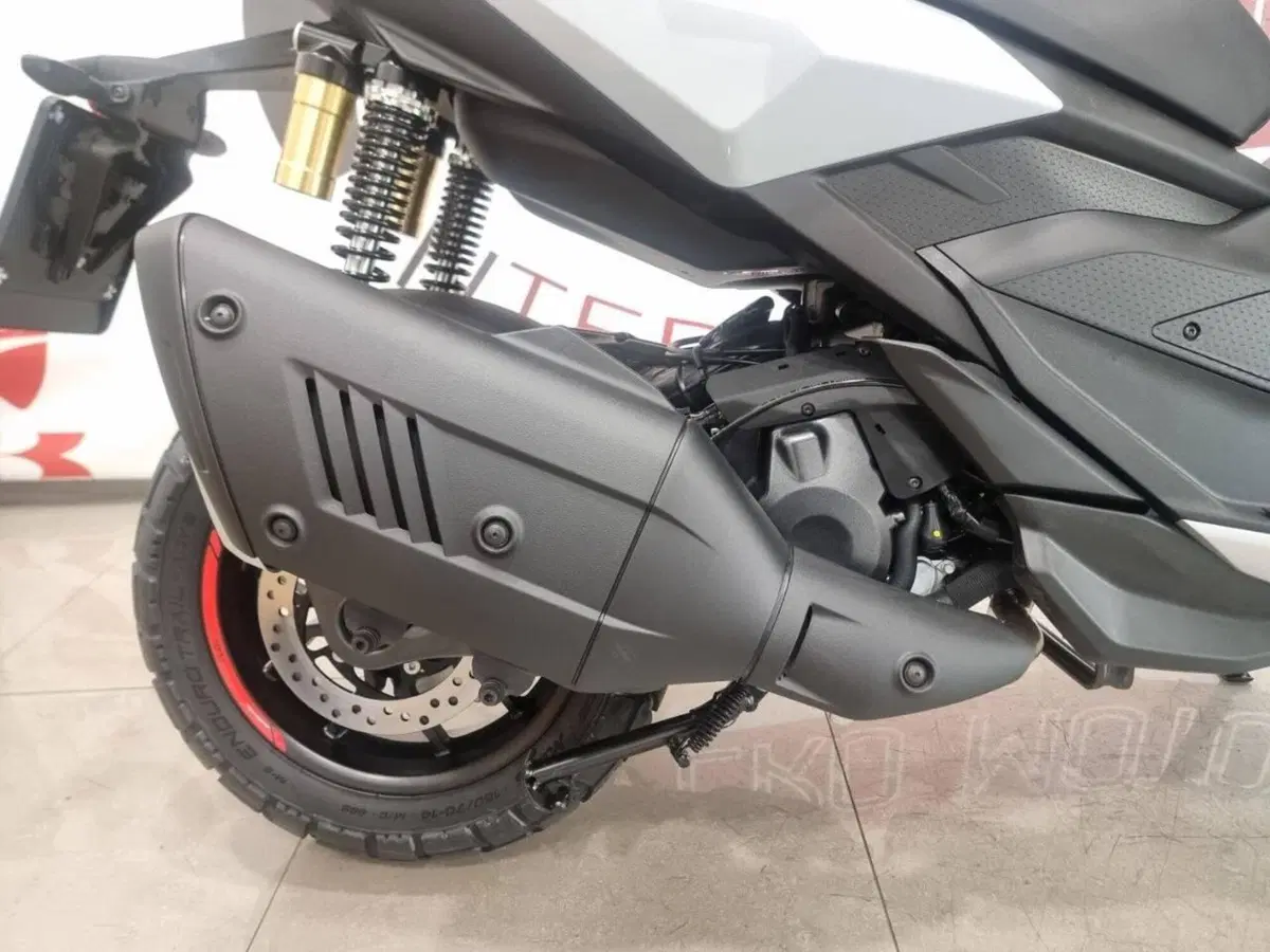 Aprilia SR GT 400 (2026) (8)