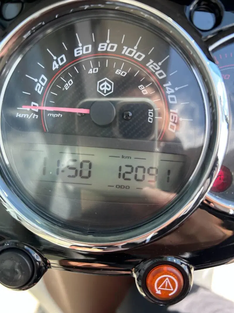 Piaggio Beverly 350 Police ABS-ASR (2018 - 20) (4)