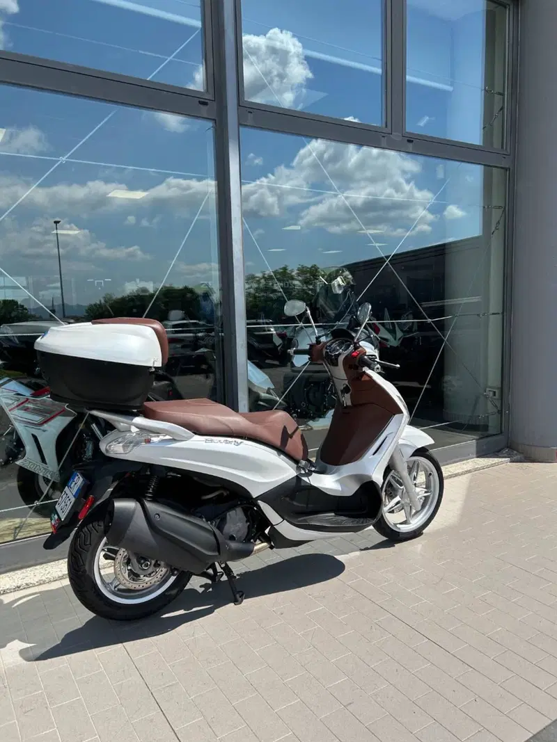 Piaggio Beverly 350 Police ABS-ASR (2018 - 20) (5)