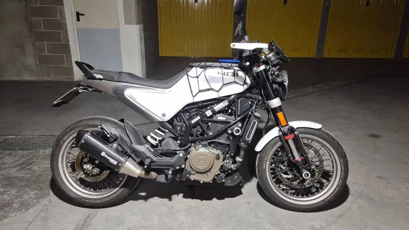 Husqvarna Vitpilen 401 (2021 - 23) (2)
