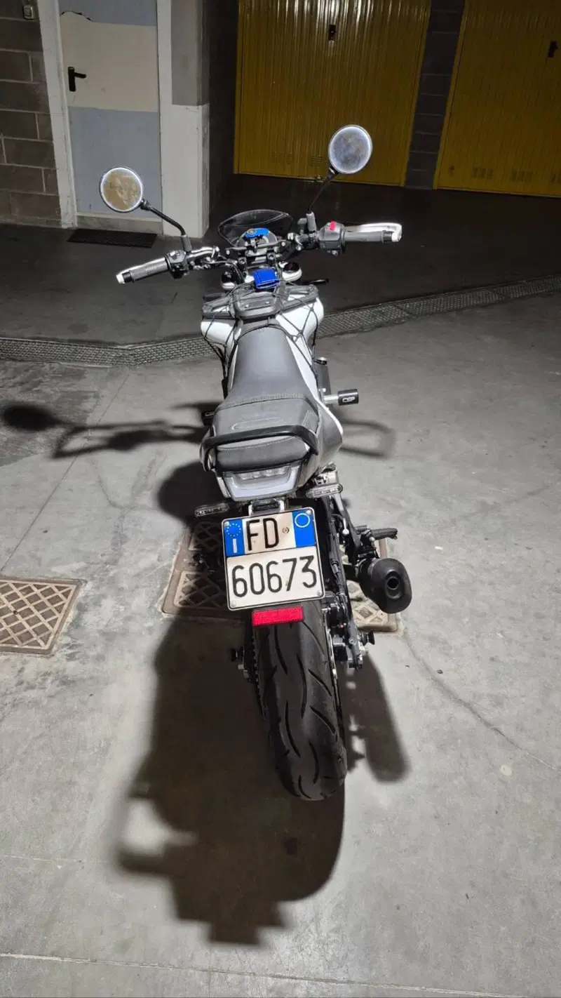 Husqvarna Vitpilen 401 (2021 - 23) (4)