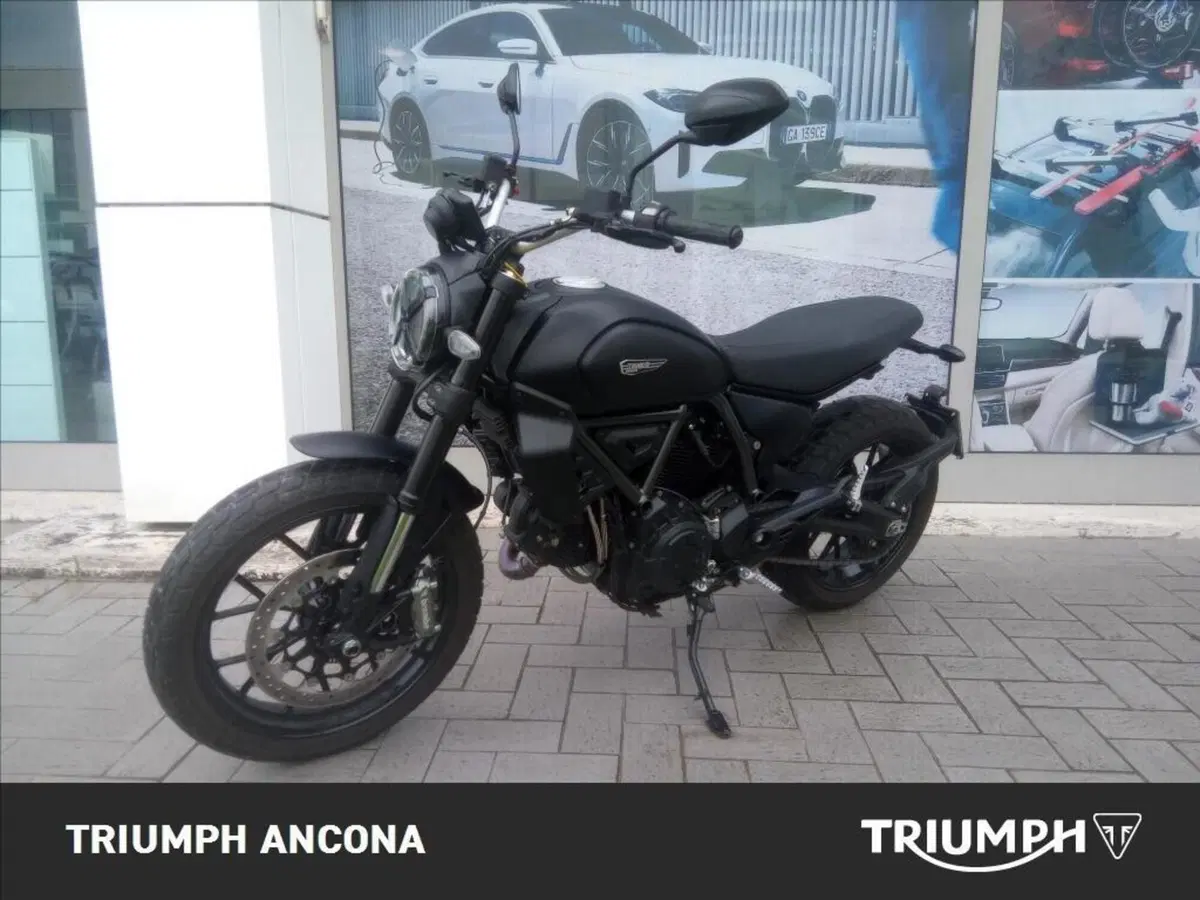 Ducati Scrambler 800 Icon Dark (2025 - 26) (2)