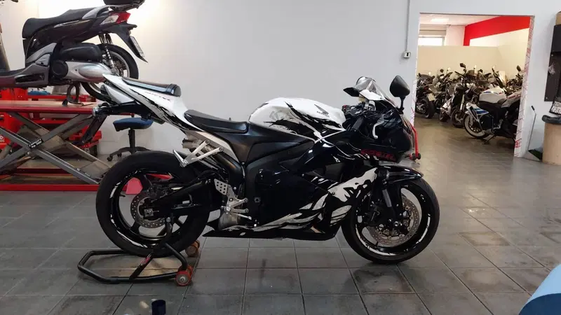 Honda CBR 600 RR (2009 - 12)