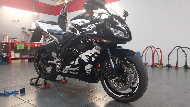 Honda CBR 600 RR (2009 - 12) (3)