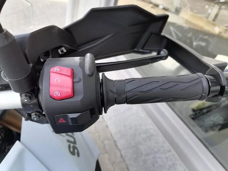Suzuki V-Strom 800DE (2023 - 24) (11)