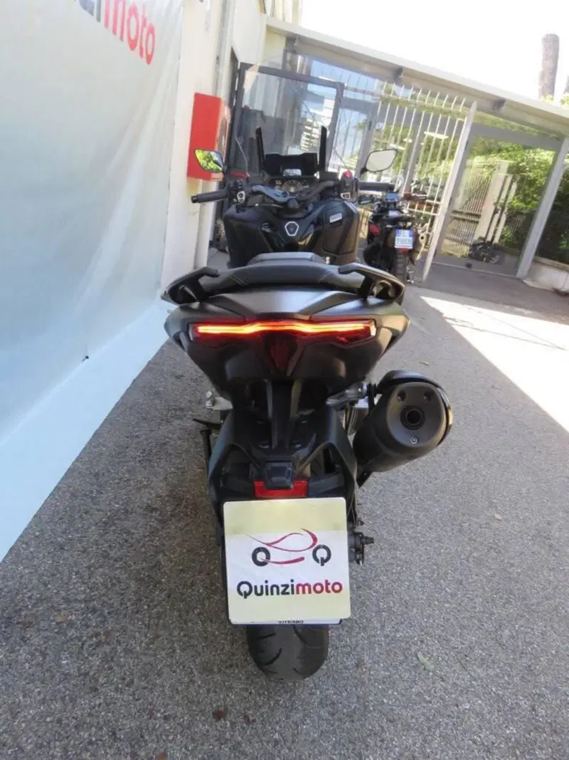 Yamaha T-Max 560 Tech Max (2022 - 24) (4)