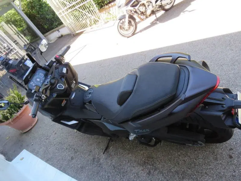 Yamaha T-Max 560 Tech Max (2022 - 24) (5)
